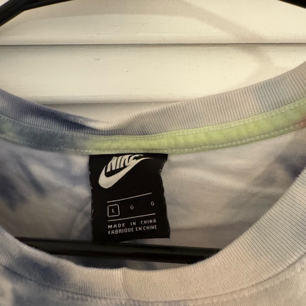 Nike T - Picture 3 of 3